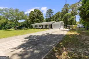 305 N Lake Dr, Perry, GA 31069 - Photo 2