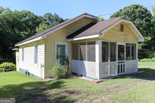 1186 E Tugalo St, Toccoa, GA 30577 - Photo 4