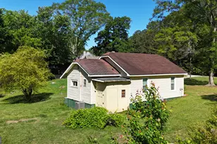 1186 E Tugalo St, Toccoa, GA 30577 - Photo 6