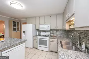 615 Fischer Rd, Sharpsburg, GA 30277 - Photo 36