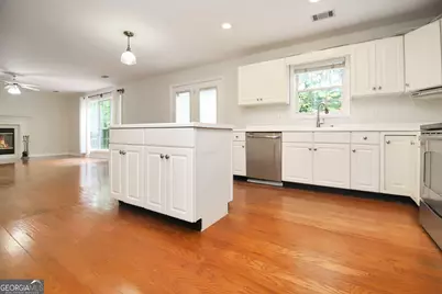 143 Cameron Pointe Drive, Lagrange, GA 30240 - Photo 2