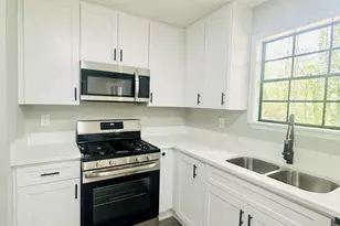70 Darwin Dr, Jonesboro, GA 30238 - Photo 10