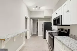 1015 W 36th St, Savannah, GA 31415 - Photo 8