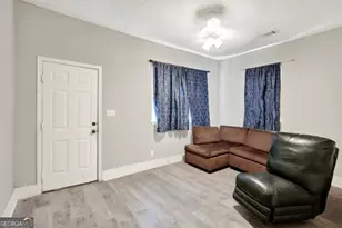 1015 W 36th St, Savannah, GA 31415 - Photo 6