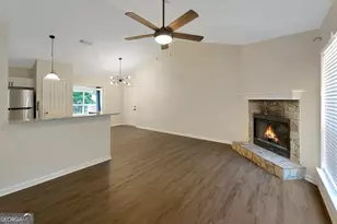 107 Woodridge Dr, Stockbridge, GA 30281 - Photo 2