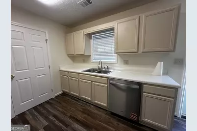 106 Ridgefield Circle, Lagrange, GA 30241 - Photo 2
