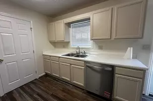 106 Ridgefield Cir, Lagrange, GA 30241 - Photo 2