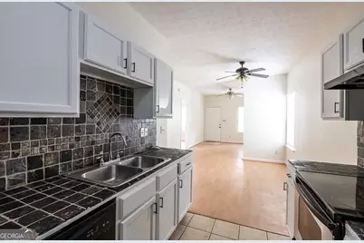 738 Boston Commons, College Park, GA 30349 - Photo 6