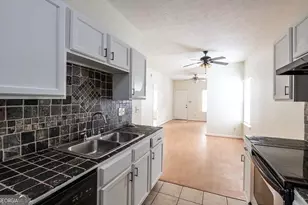 738 Boston Commons, College Park, GA 30349 - Photo 6