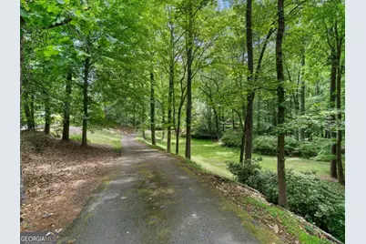 1340 W Garmon Road, Sandy Springs, GA 30327 - Photo 2