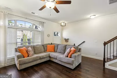 7395 Glisten Avenue, Sandy Springs, GA 30328 - Photo 4