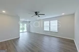 52 Cottage Grove Dr, Brunswick, GA 31525 - Photo 2