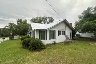 204 S Hull St, Sylvania, GA 30467 - Photo 1