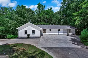 250 Harbor Heights Cir, Lavonia, GA 30553 - Photo 1