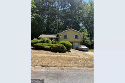 8318 Magnolia Drive, Jonesboro, GA 30238 - Photo 2