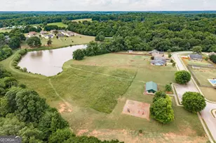 19 Lake Point Ct, Jefferson, GA 30549 - Photo 6
