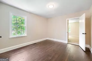 396 Forrest Ridge Dr NW, Atlanta, GA 30318 - Photo 12