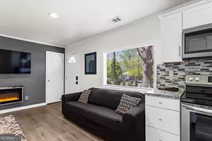1111 Valley View Rd SE, Atlanta, GA 30315 - Photo 4