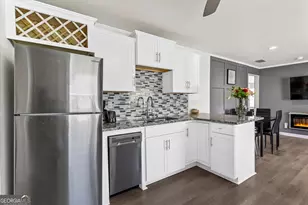 1111 Valley View Rd SE, Atlanta, GA 30315 - Photo 8