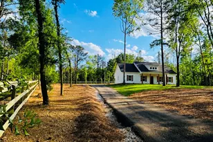 540 Country Club Rd, Newnan, GA 30263 - Photo 2