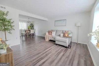 2073 Raintree Place, Lithonia, GA 30058 - Photo 4