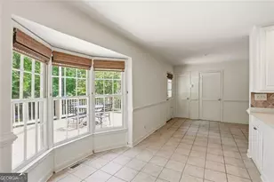 7265 Thornhill Ln NE, Sandy Springs, GA 30328 - Photo 16