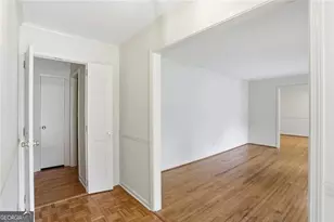 7265 Thornhill Ln NE, Sandy Springs, GA 30328 - Photo 18