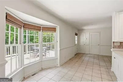 7265 Thornhill Lane NE, Sandy Springs, GA 30328 - Photo 16
