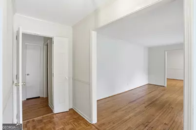 7265 Thornhill Lane NE, Sandy Springs, GA 30328 - Photo 18