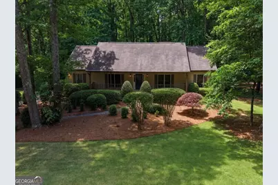 2737 Hearthstone Circle, Marietta, GA 30062 - Photo 2