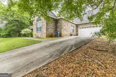 211 Cade Terrace, Warner Robins, GA 31088 - Photo 4