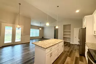 308 North Point Cir, Hartwell, GA 30643 - Photo 8