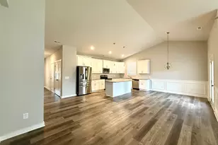 308 North Point Cir, Hartwell, GA 30643 - Photo 2