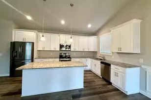 308 North Point Cir, Hartwell, GA 30643 - Photo 6