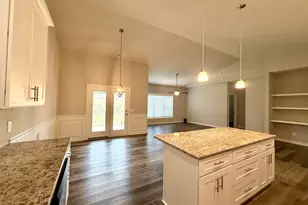 308 North Point Cir, Hartwell, GA 30643 - Photo 4
