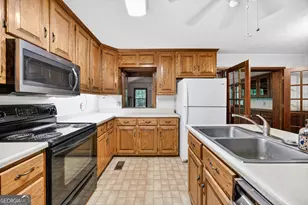263 Welker Cir, Macon, GA 31211 - Photo 8