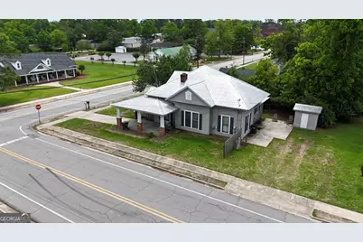 212 N Caswell, Glennville, GA 30427 - Photo 1