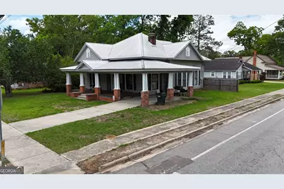 212 N Caswell, Glennville, GA 30427 - Photo 2