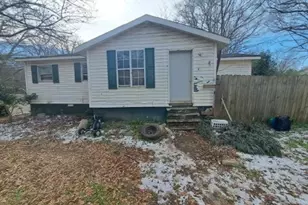 37 Textile Ave, Lavonia, GA 30553 - Photo 1