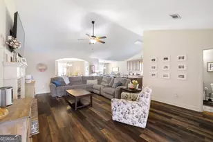 802 Brandon Dr, Winder, GA 30680 - Photo 4