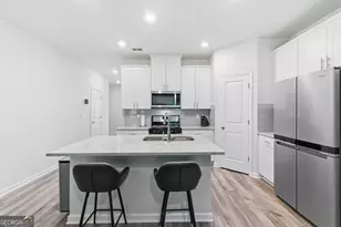 5321 Glade Park Dr, Lilburn, GA 30047 - Photo 12