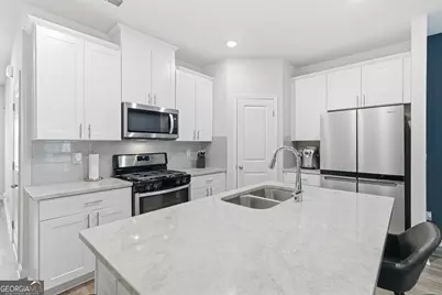 5321 Glade Park Drive, Lilburn, GA 30047 - Photo 10