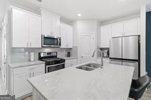 5321 Glade Park Dr, Lilburn, GA 30047 - Photo 10