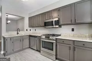 9432 Cypress Ln, Jonesboro, GA 30238 - Photo 10