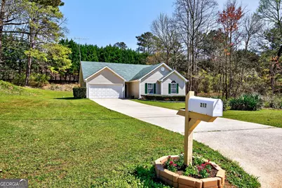 217 Farmbrook Parkway, Stockbridge, GA 30281 - Photo 2