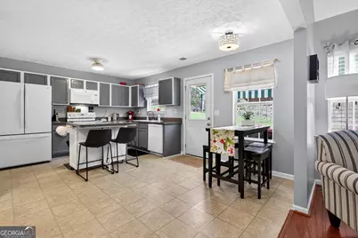 217 Farmbrook Parkway, Stockbridge, GA 30281 - Photo 18