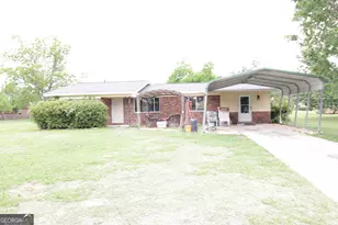 136 Morris Dr, Alma, GA 31510 - Photo 1