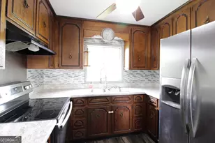 136 Morris Dr, Alma, GA 31510 - Photo 8