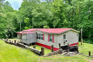 260 Lakey Ln, Cornelia, GA 30531 - Photo 2