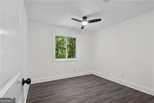 1027 Mainstreet Lake Dr, Stone Mountain, GA 30088 - Photo 18